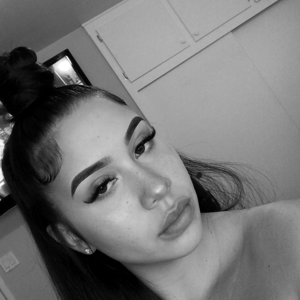 Meet your Posher, Alyssa